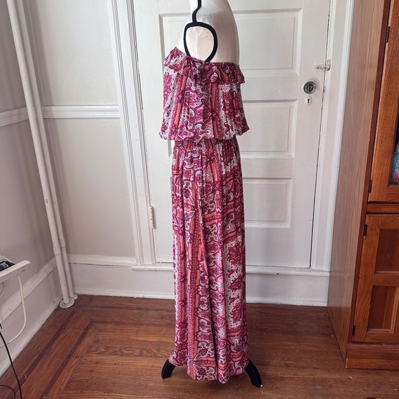 3/$20 💥 Voyage Blouson Strapless Maxi Dress Ruffle Smocked Pink Boho Paisley M - Picture 7 of 16
